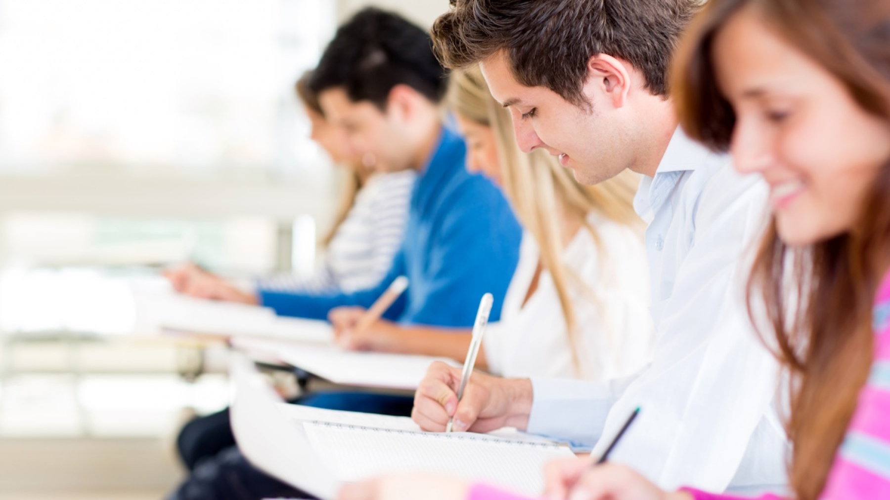 Illustration - Etudiants en classe de préparation aux examens DELF, DALF ou TCF